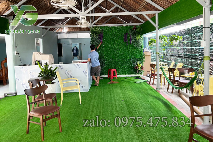 Cỏ nhân tạo trang trí quán cà phê tại Củ Chi TPHCM