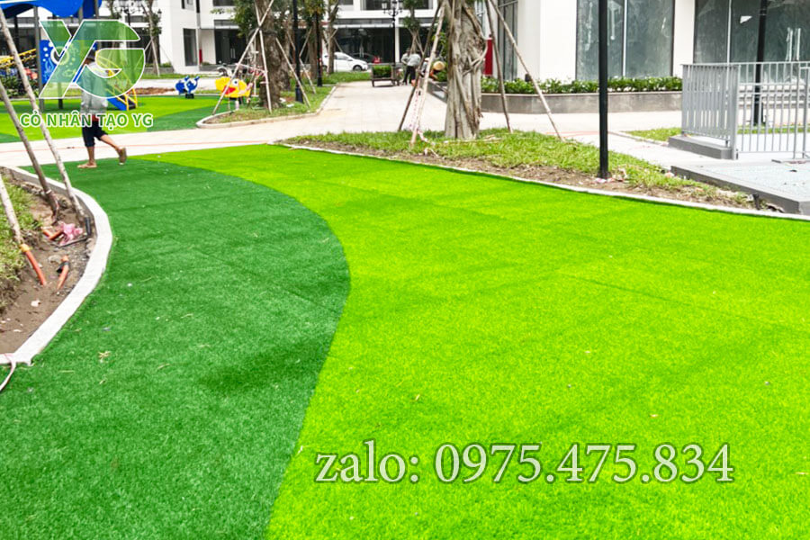 Cỏ nhân tạo sân vườn trải tại công viên quận 7 TPHCM