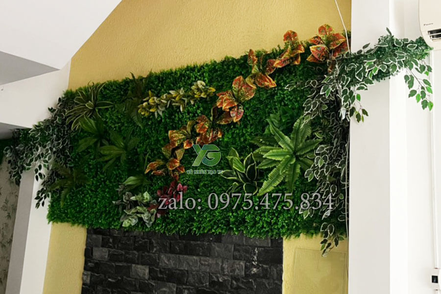Tường cây giả YG thi công hoàn thiện