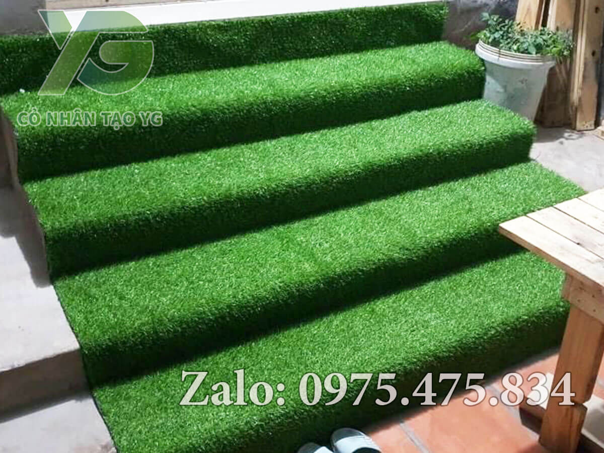 Cỏ nhân tạo Bình Dương trải cầu thang