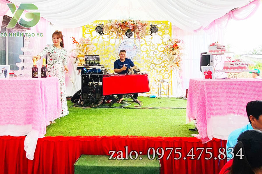 Thảm cỏ trải rạp cưới