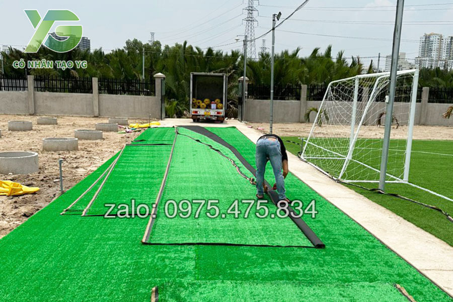 Cỏ nhân tạo giá rẻ trải lối đi