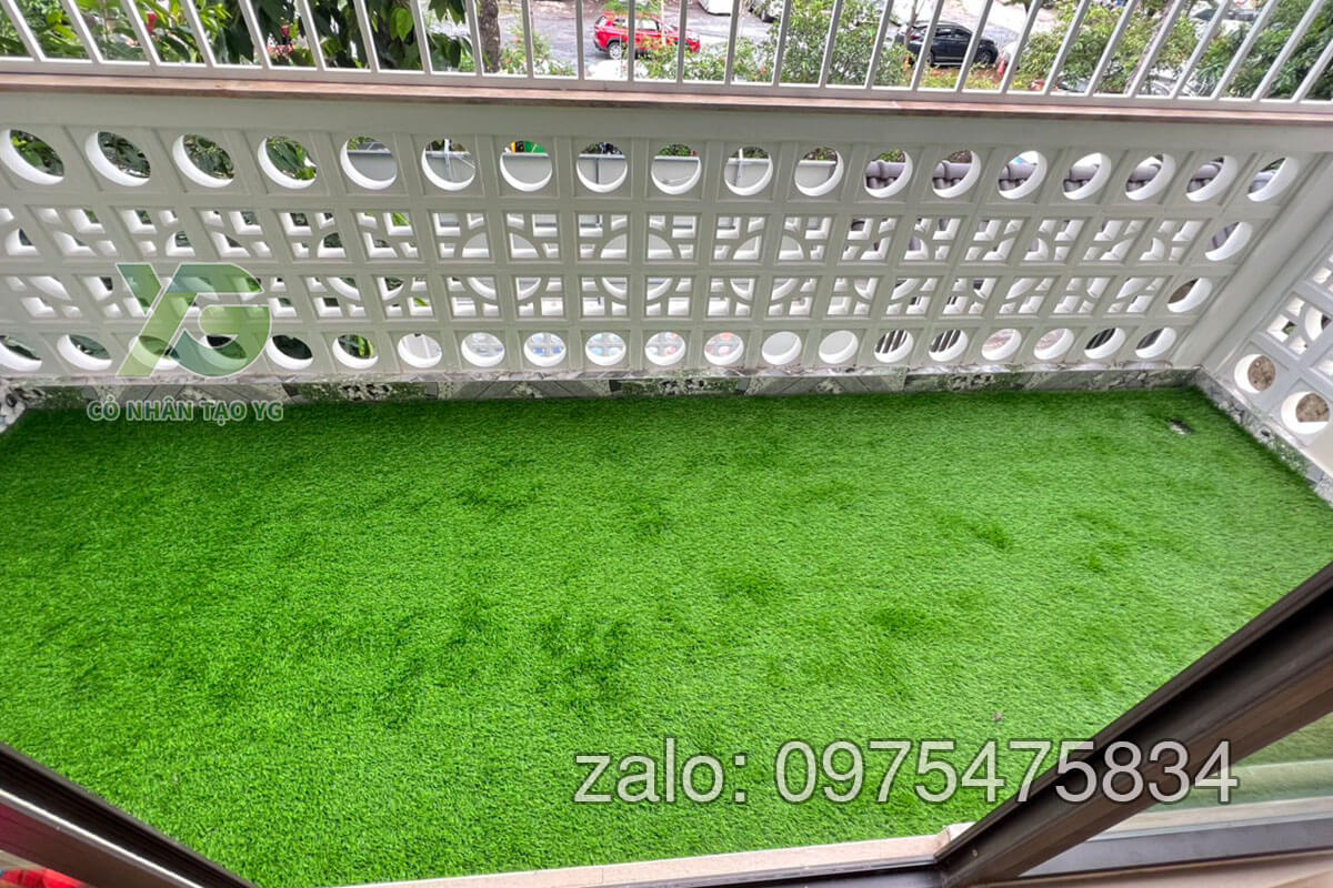 cỏ nhân tạo trải sân nhà
