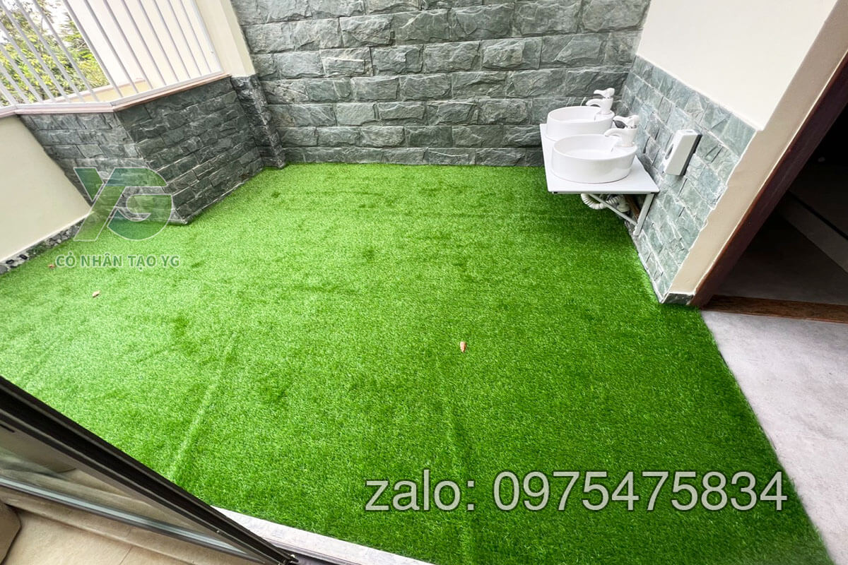 cỏ nhân tạo trải sân nhà