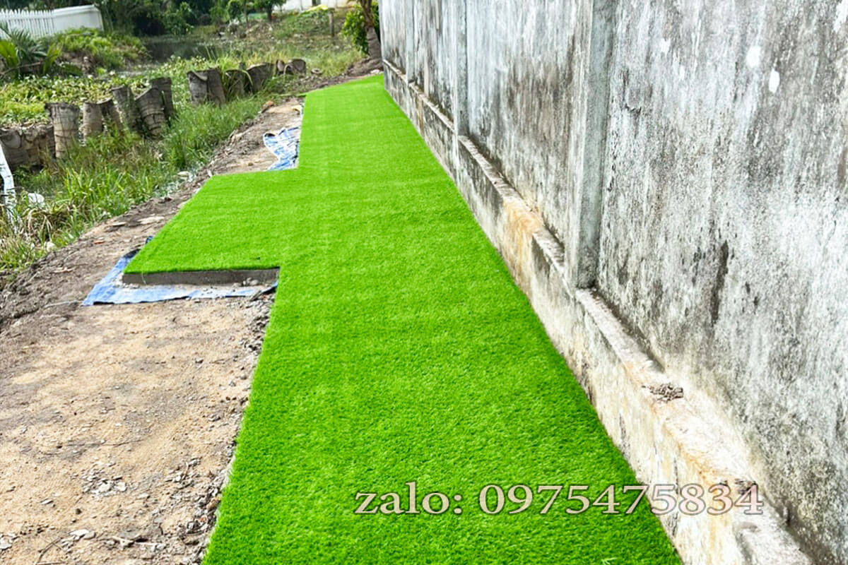 Thi công cỏ nhân tạo trải lối đi
