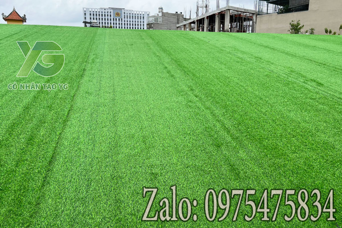 Thảm cỏ nhân tạo trải mái nhà chống ồn
