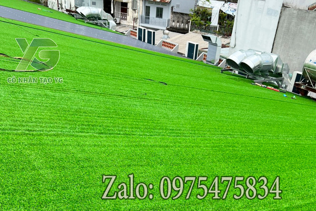 Thảm cỏ nhân tạo trải mái nhà chống ồn