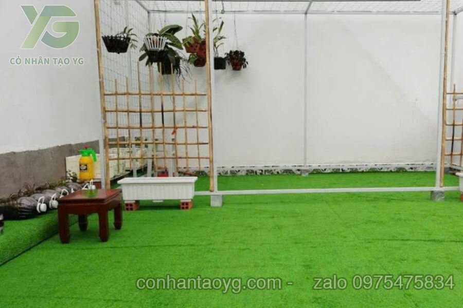 Giao hàng cỏ nhân tạo