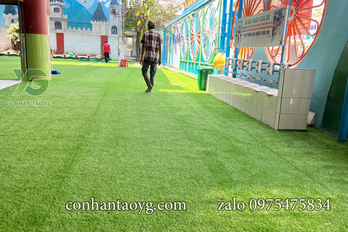 Thảm cỏ nhân tạo trường học