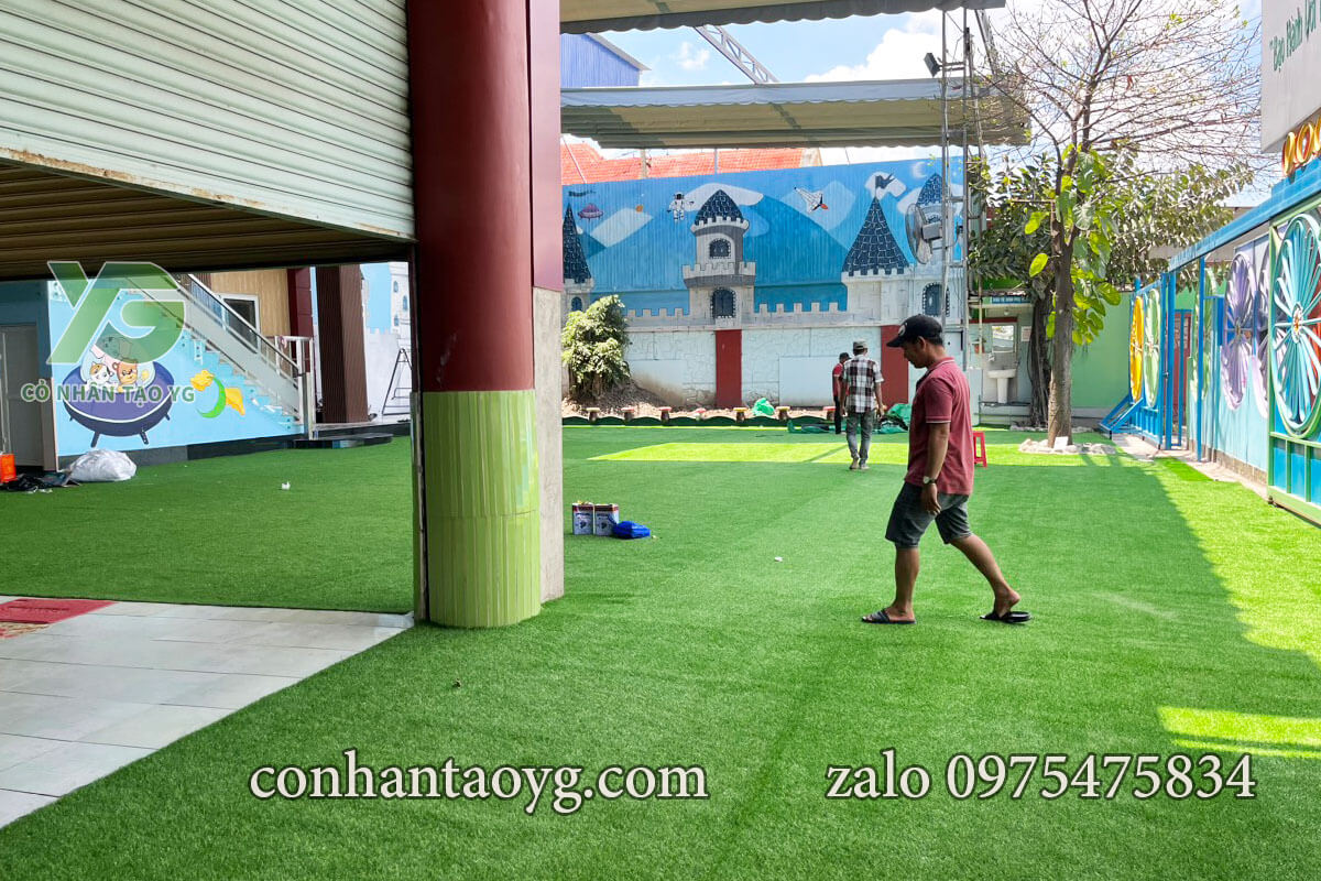 Thảm cỏ nhân tạo trường học