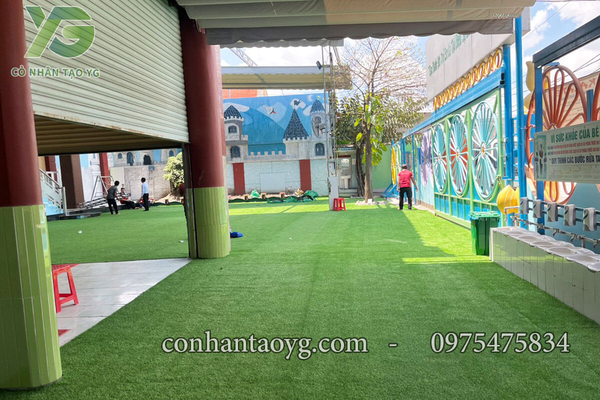 Thi công cỏ nhân tạo sân vườn