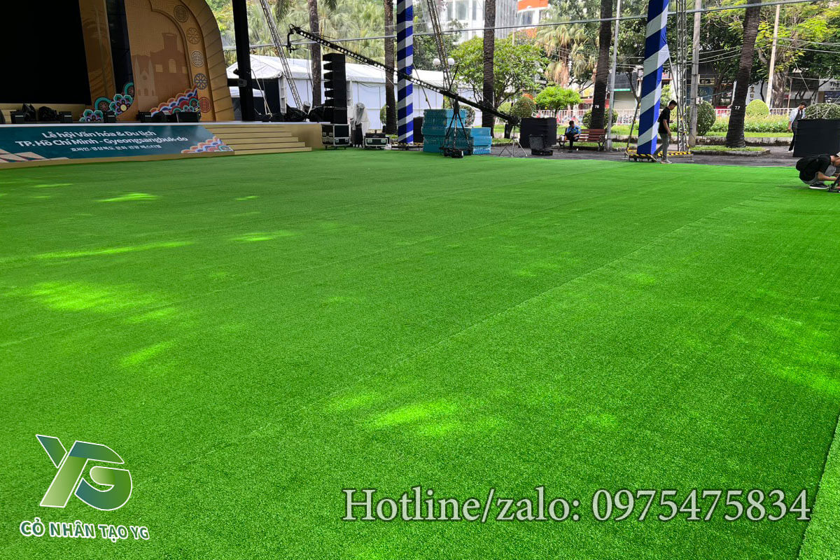 Thảm cỏ nhân tạo 1cm tốt trải sự kiện