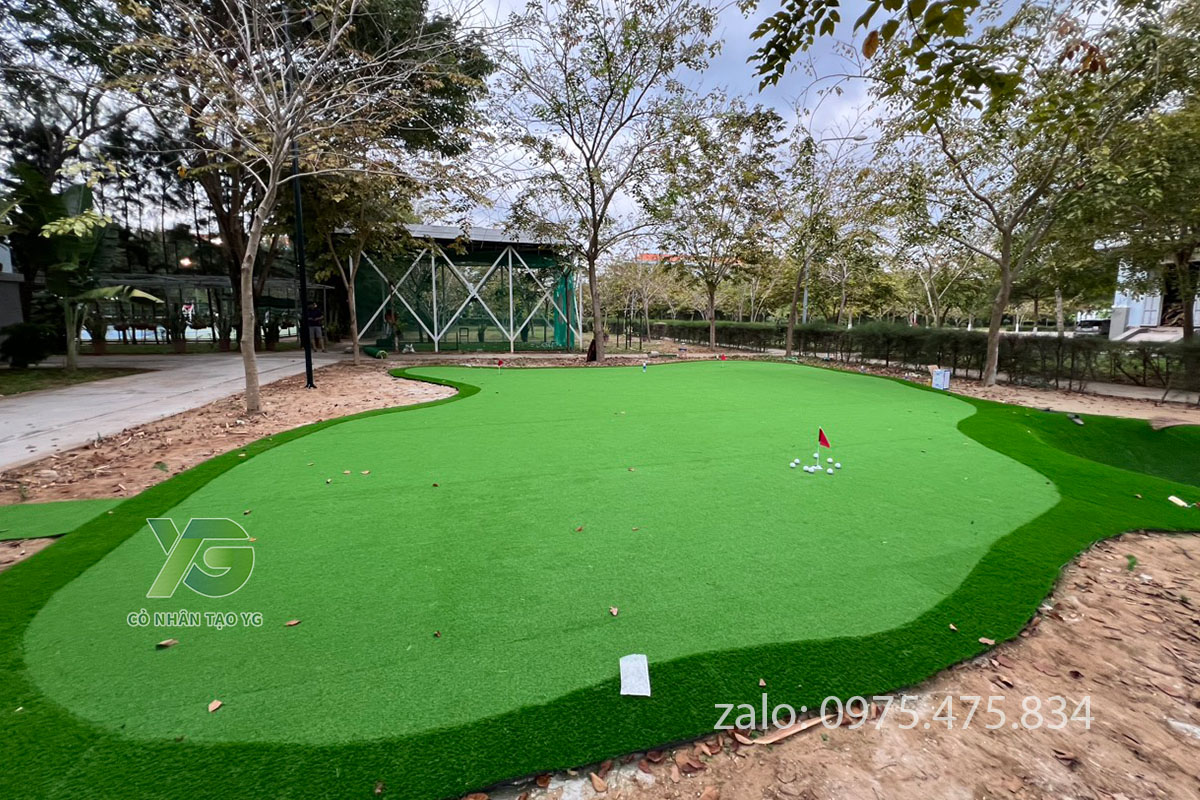 Cỏ nhân tạo sân Golf